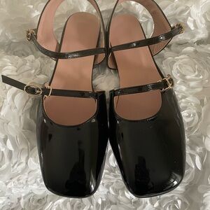 Elegant Black Patent Leather Women's Mary Jane Flats